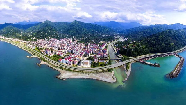 Arhavi ilçesi sahili — Artvin Karadeniz