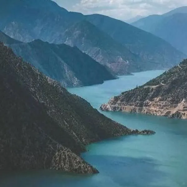 Çoruh Nehri akışı — Artvin doğası
