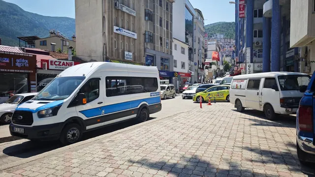Artvin şehir içi mavi-beyaz dolmuşlar — merkez kampüs ve çarşı arası
