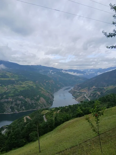Borçka baraj gölü — Erenler-Adagül köyü