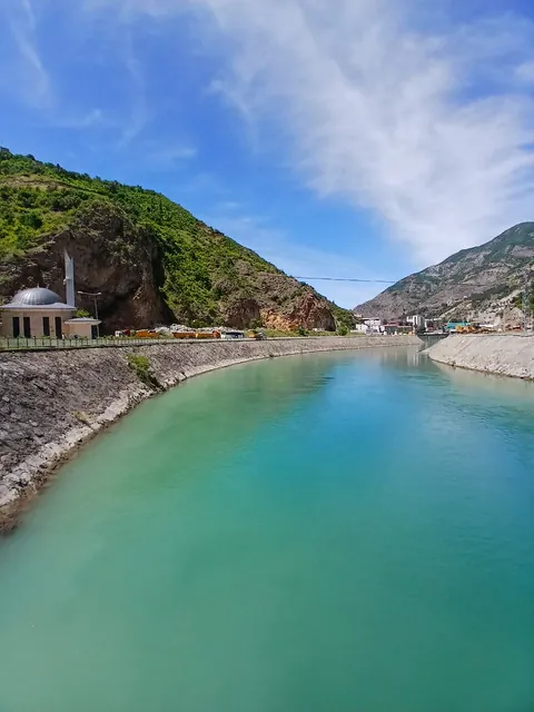 Artvin asma köprü — Merkez Şehitlik köyü