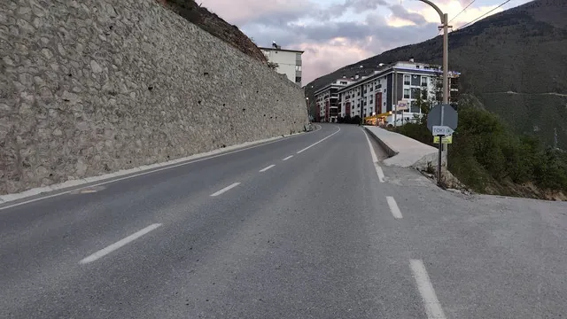 Seyitler kampüse ve KYK yurtlarına giden yol