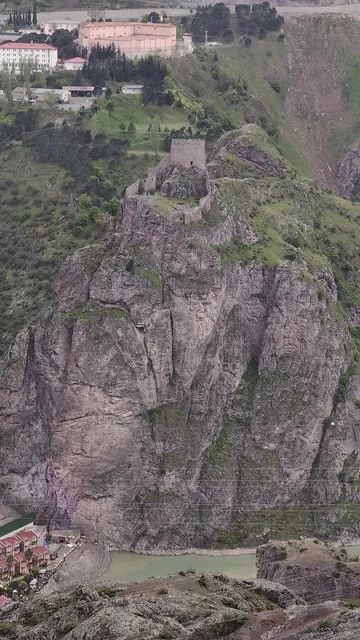Artvin kalesi Livane kalesi tarihi kale manzarası