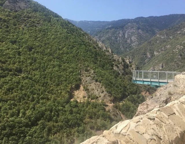 Hatila Vadisi cam seyir terası — Türkiye'nin en yüksek cam terası, 220 metre